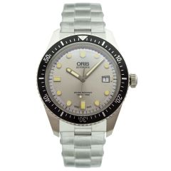 01 733 7720 4051-07 8 21 18 42 Oris Divers Sixty-Five 42 mm watch.