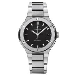 585.NX.1170.NX | Hublot Classic Fusion Titanium Bracelet 33 mm watch. Buy Online