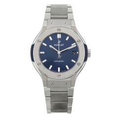 585.NX.7170.NX | Hublot Classic Fusion Titanium Blue Bracelet 33 mm watch. Buy Online