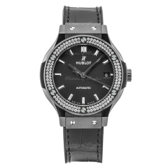 565.CM.1171.LR.1104 | Hublot Classic Fusion Black Magic Diamonds 38 mm watch. Buy Online