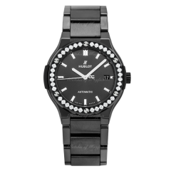 585.CM.1470.CM.1204 | Hublot Classic Fusion Black Magic Bracelet Diamonds 33mm watch. Buy Online