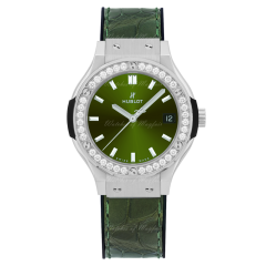 581.NX.8970.LR.1104 | Hublot Classic Fusion Green Titanium Diamonds 33mm watch. Buy Online
