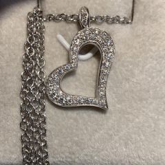 G33L2300 | Buy Online Piaget Heart 18K White Gold Diamond Pendant